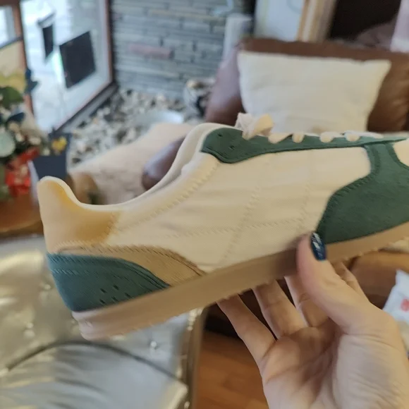 Zara White & Teal Suede-Trim Low-Top Sneakers - Picture 9 of 10